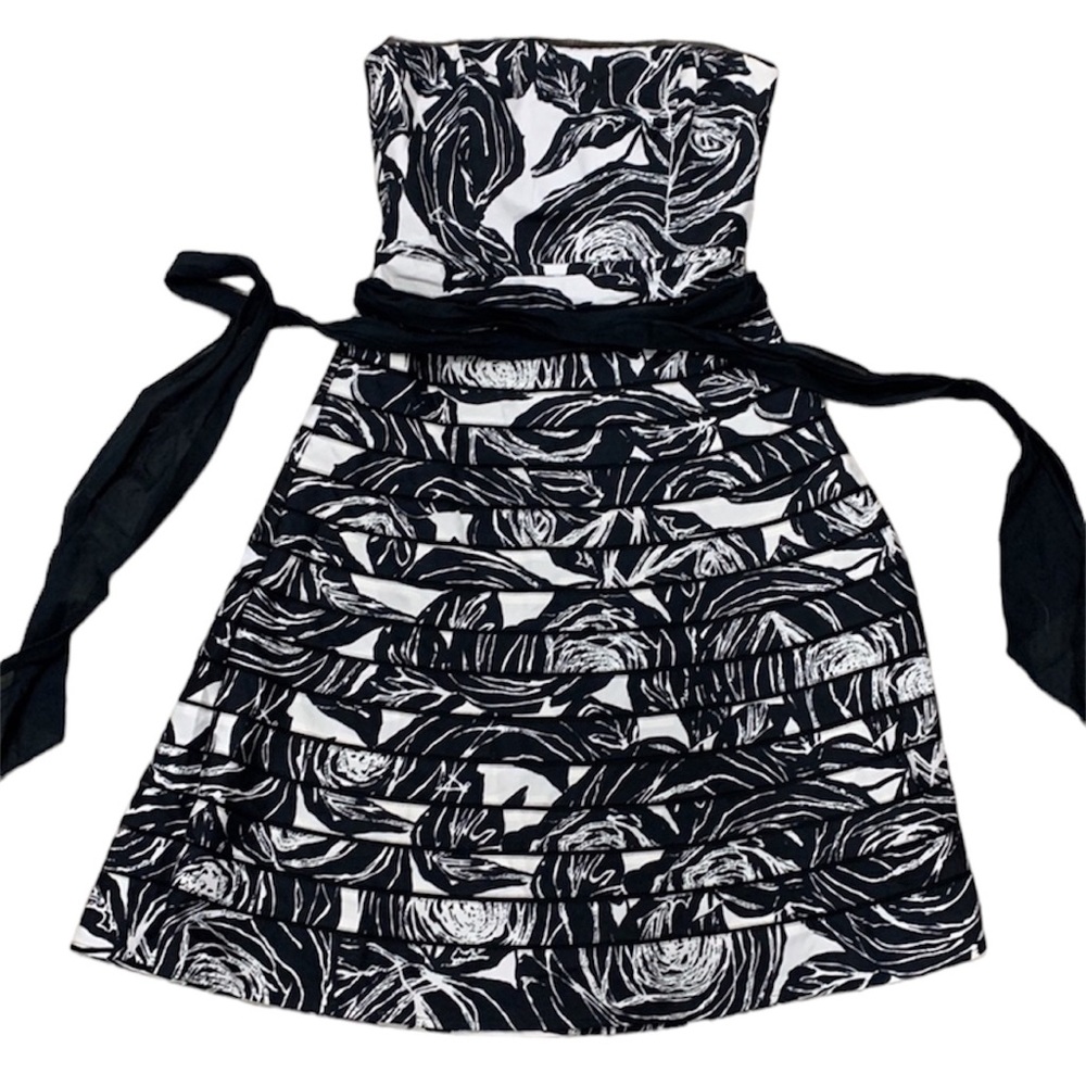 White House Black Market WHBM Strapless Fringe Print MIDI Lined Dress Size 2